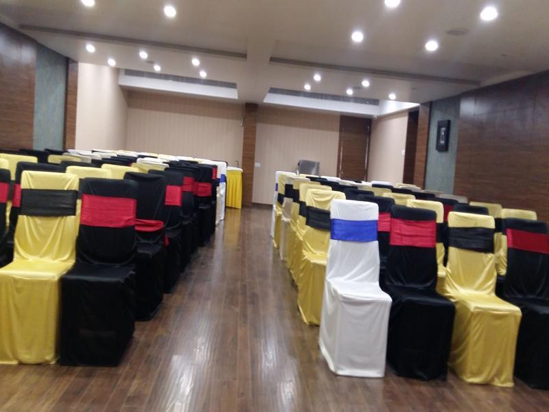 Pride Biznotel Vadodara Exterior foto